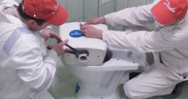 Как самостоятельно установить унитаз