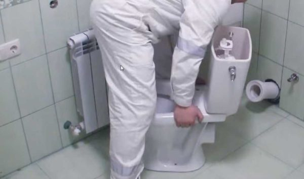 Как самостоятельно установить унитаз