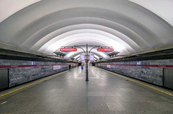 8 самых интересных станций метро Петербурга