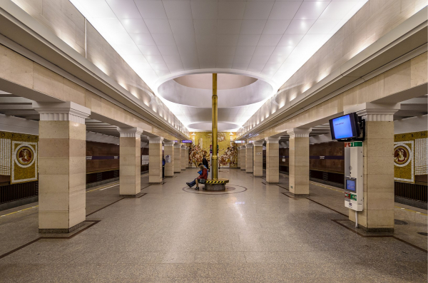 8 самых интересных станций метро Петербурга