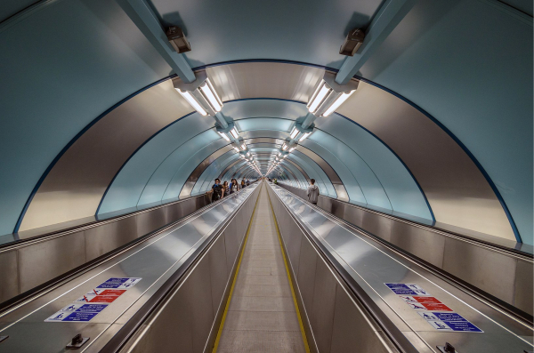 8 самых интересных станций метро Петербурга