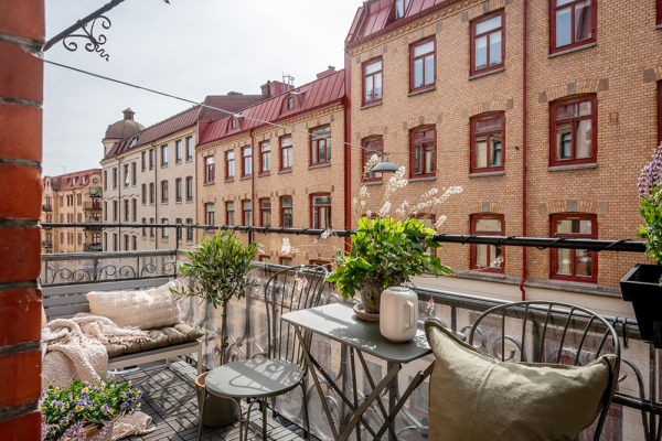 Бежевая гостиная и синяя спальня: квартира в Гётеборге (74 кв. м)