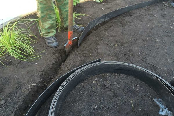 Садовая бордюрная лента для грядок, газонов, клумб