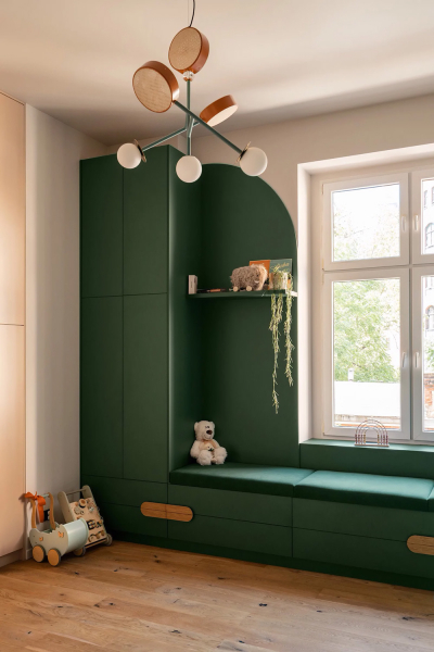 Акцентная кухня, винтажные двери и высокие потолки: квартира во Вроцлаве Акцентная кухня, винтажные двери и высокие потолки: квартира во Вроцлаве