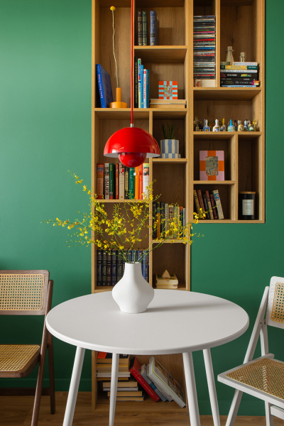 Красочный дизайн маленькой квартиры со сложной планировкой в Алматы(45 кв. м) Красочный дизайн маленькой квартиры со сложной планировкой в Алматы(45 кв. м)