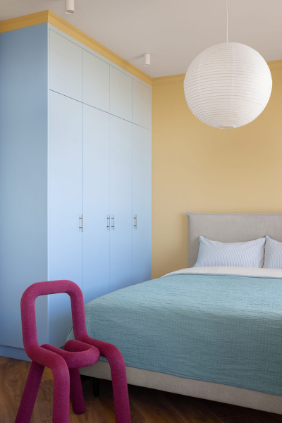 Красочный дизайн маленькой квартиры со сложной планировкой в Алматы(45 кв. м) Красочный дизайн маленькой квартиры со сложной планировкой в Алматы(45 кв. м)