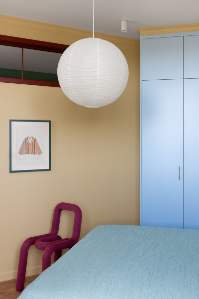 Красочный дизайн маленькой квартиры со сложной планировкой в Алматы(45 кв. м) Красочный дизайн маленькой квартиры со сложной планировкой в Алматы(45 кв. м)