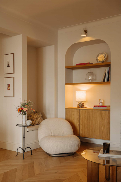 Приятный современный дизайн апартаментов в доме на канале в Амстердаме Приятный современный дизайн апартаментов в доме на канале в Амстердаме