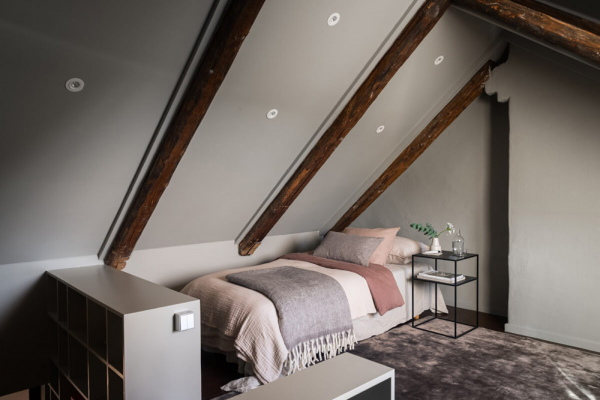 Роскошный интерьер мансардной квартиры в Стокгольме