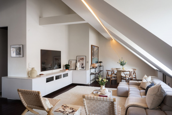 Роскошный интерьер мансардной квартиры в Стокгольме