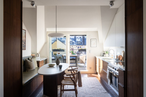 Роскошный интерьер мансардной квартиры в Стокгольме