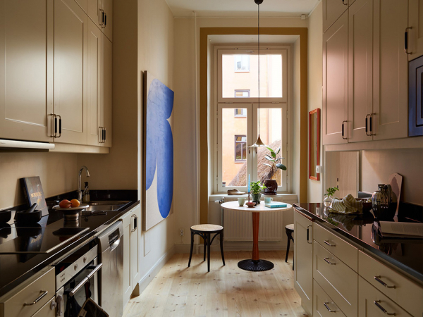 Тёплые песочные тона и интересные детали: квартира в Стокгольме Тёплые песочные тона и интересные детали: квартира в Стокгольме