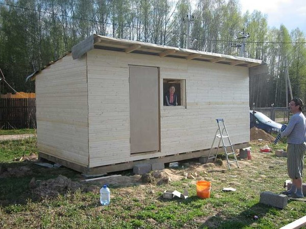 Как построить бытовку из дерева, на металлическом каркасе Как построить бытовку из дерева, на металлическом каркасе