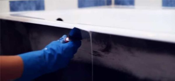 Как отреставрировать покрытие ванны