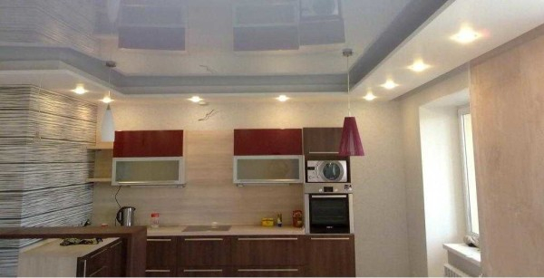 Оформление потолка: самостоятельно разрабатываем дизайн Оформление потолка: самостоятельно разрабатываем дизайн