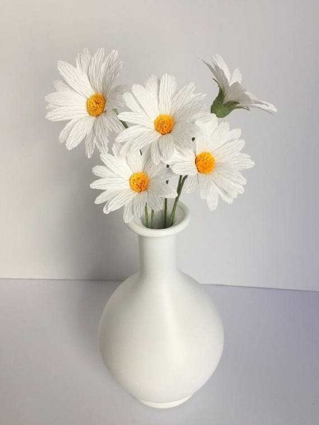 Как сделать цветы из гофробумаги (60 фото)