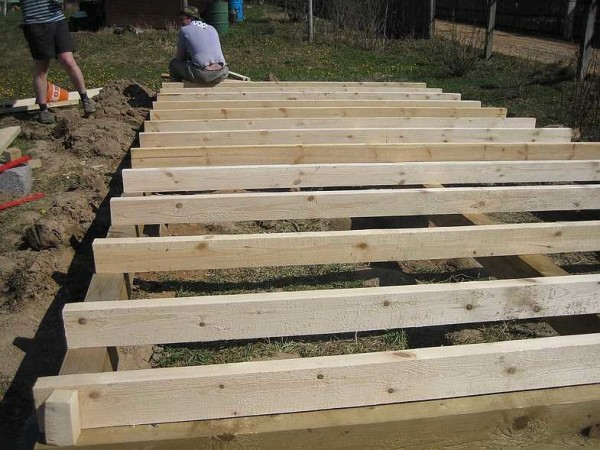 Как построить бытовку из дерева, на металлическом каркасе Как построить бытовку из дерева, на металлическом каркасе