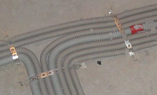 Крепление и крепеж для кабеля