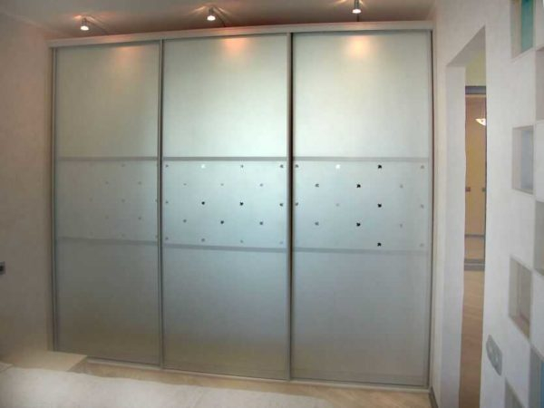 Шкаф купе в прихожую: идеи дизайна и наполнения