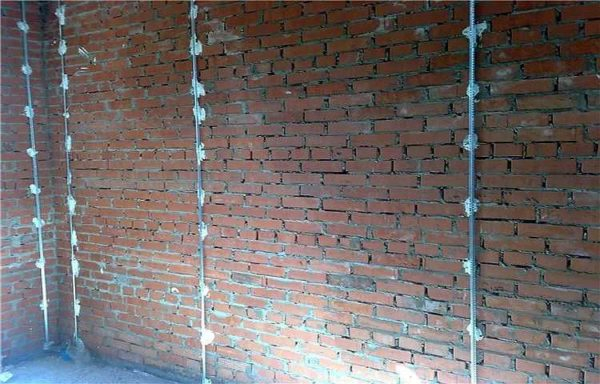 Установка маяков для штукатурки, стяжки