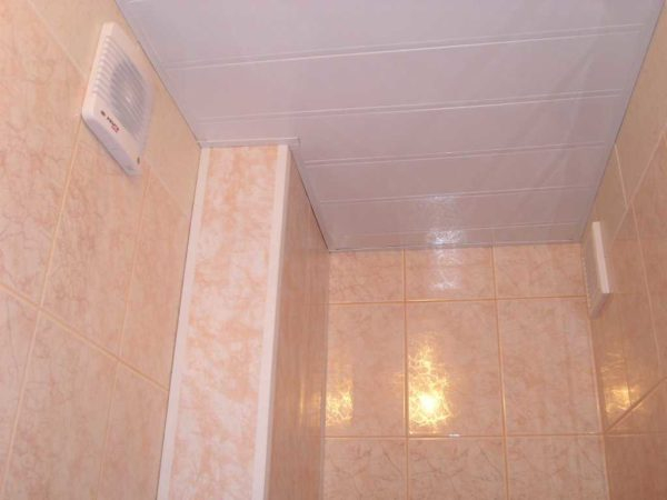 Как спрятать (закрыть) трубы в туалете