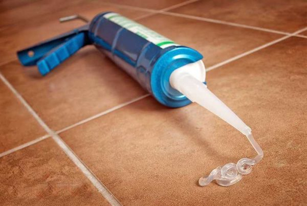 Какой герметик лучше для ванной комнаты