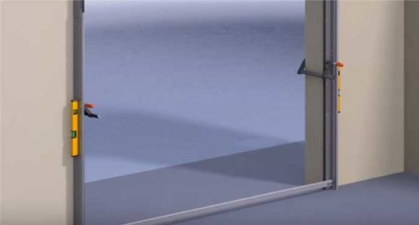 Монтаж секционных ворот в гараже — все тонкости установки