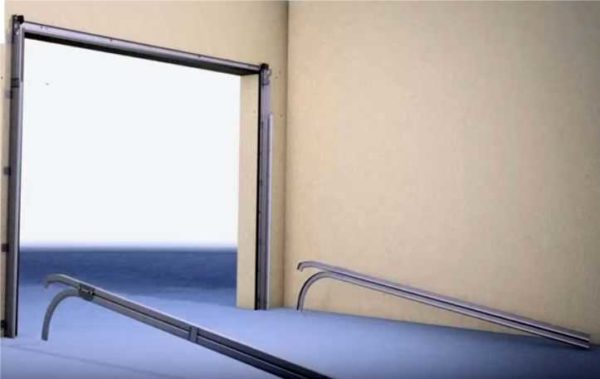 Монтаж секционных ворот в гараже — все тонкости установки