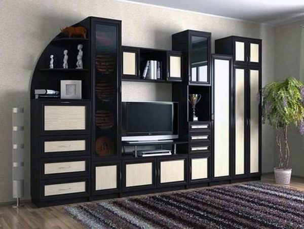 Как выбрать современную горку в гостиную (зал)