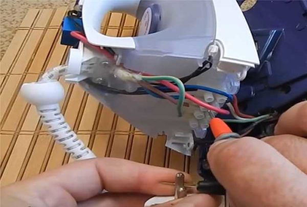 Как самостоятельно отремонтировать утюг