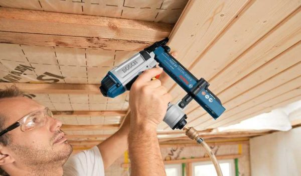 Строительные степлеры: механические, электрические, пневматические