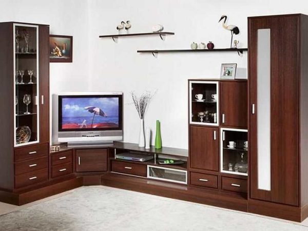 Как выбрать современную горку в гостиную (зал)