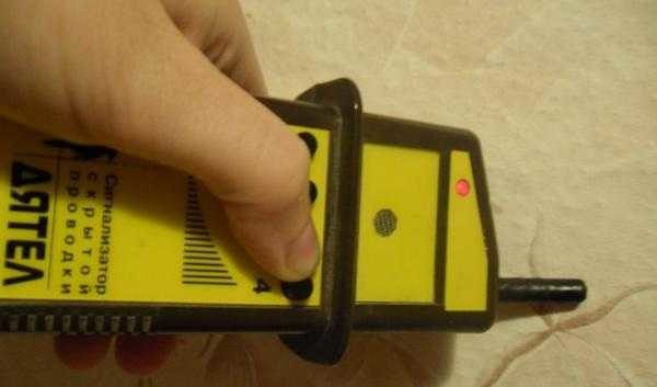 Детектор (индикатор) скрытой проводки