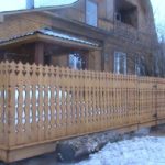 Решаем каким сделать забор из дерева