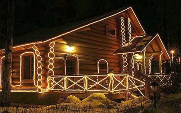 Освещение участка возле дома, дачи