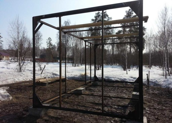 Как построить бытовку из дерева, на металлическом каркасе Как построить бытовку из дерева, на металлическом каркасе