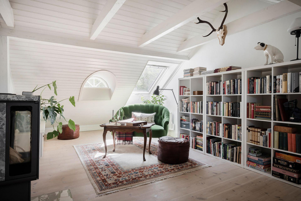 Белые интерьеры и винтажный декор: красивая дача в Швеции