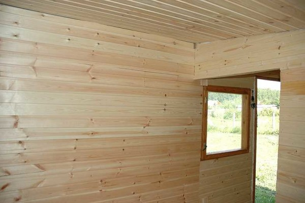 Как построить бытовку из дерева, на металлическом каркасе Как построить бытовку из дерева, на металлическом каркасе