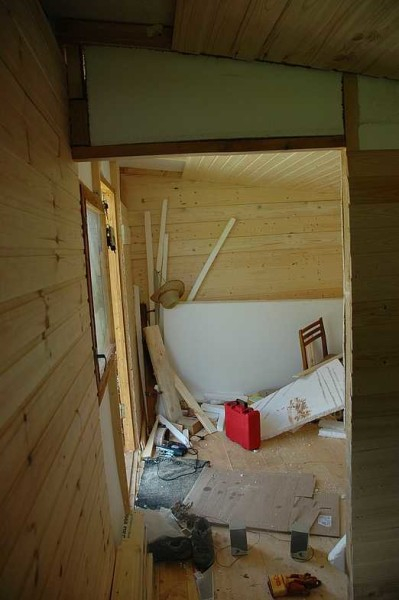 Как построить бытовку из дерева, на металлическом каркасе Как построить бытовку из дерева, на металлическом каркасе