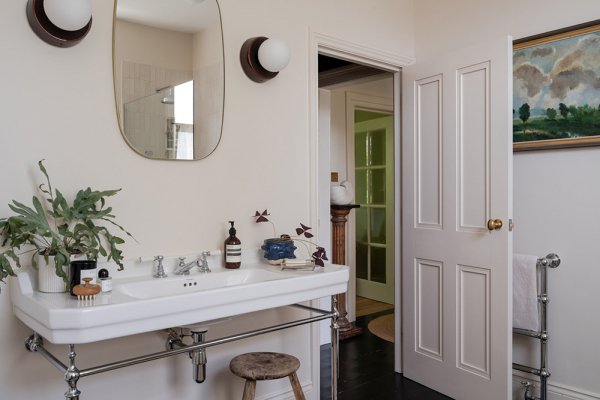 Модные современные штрихи в интерьерах викторианского дома в Лондоне