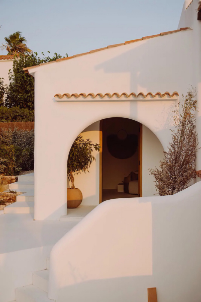 Солнечный и экологичный дизайн вилла на Менорке Солнечный и экологичный дизайн вилла на Менорке