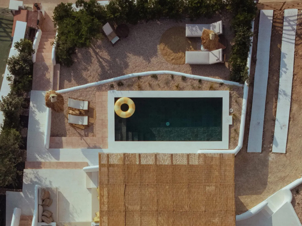 Солнечный и экологичный дизайн вилла на Менорке Солнечный и экологичный дизайн вилла на Менорке