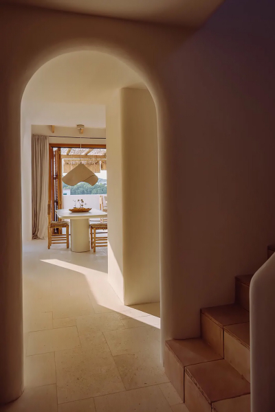 Солнечный и экологичный дизайн вилла на Менорке Солнечный и экологичный дизайн вилла на Менорке