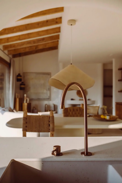 Солнечный и экологичный дизайн вилла на Менорке Солнечный и экологичный дизайн вилла на Менорке