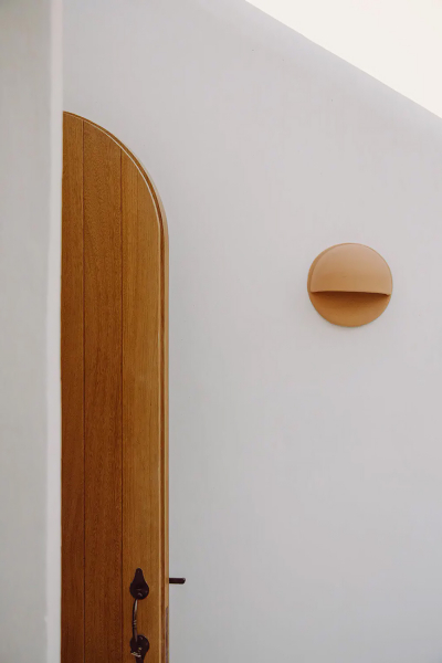 Солнечный и экологичный дизайн вилла на Менорке Солнечный и экологичный дизайн вилла на Менорке