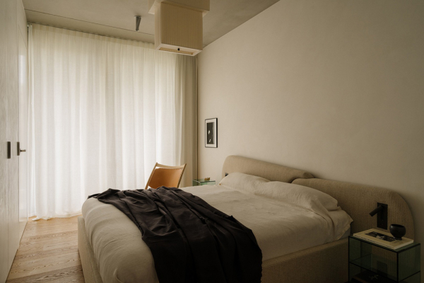 Современное искусство и дизайнерская мебель: квартира в Берлине