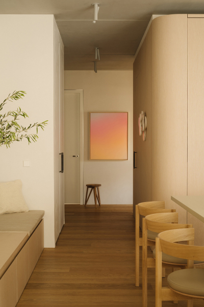 Современное искусство и дизайнерская мебель: квартира в Берлине