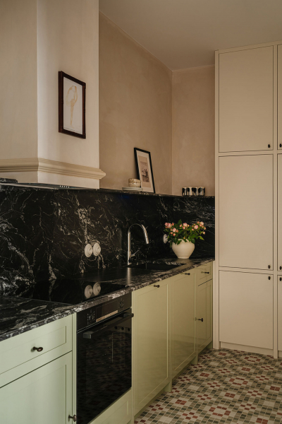 Стильная квартира тревел-блогера в Варшаве с элегантными деталями Стильная квартира тревел-блогера в Варшаве с элегантными деталями