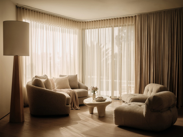 Теплый современный дизайн одноэтажной виллы на холме в Калифорнии Теплый современный дизайн одноэтажной виллы на холме в Калифорнии