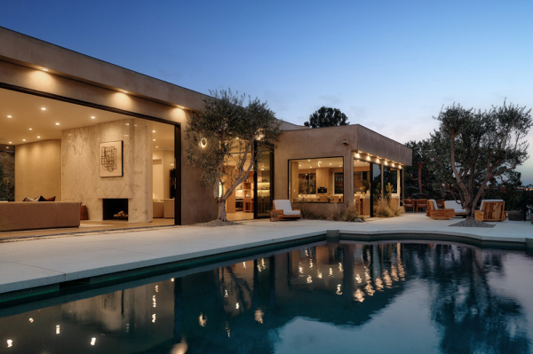 Теплый современный дизайн одноэтажной виллы на холме в Калифорнии Теплый современный дизайн одноэтажной виллы на холме в Калифорнии